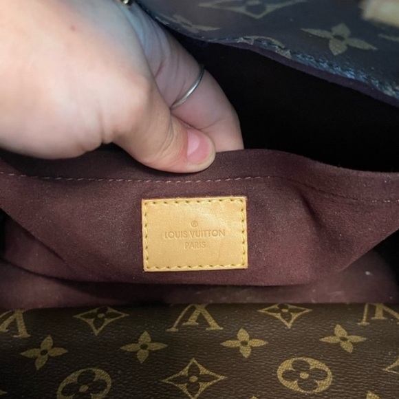 Authentic Louis Vuitton Montaigne MM - Picture 4 of 15
